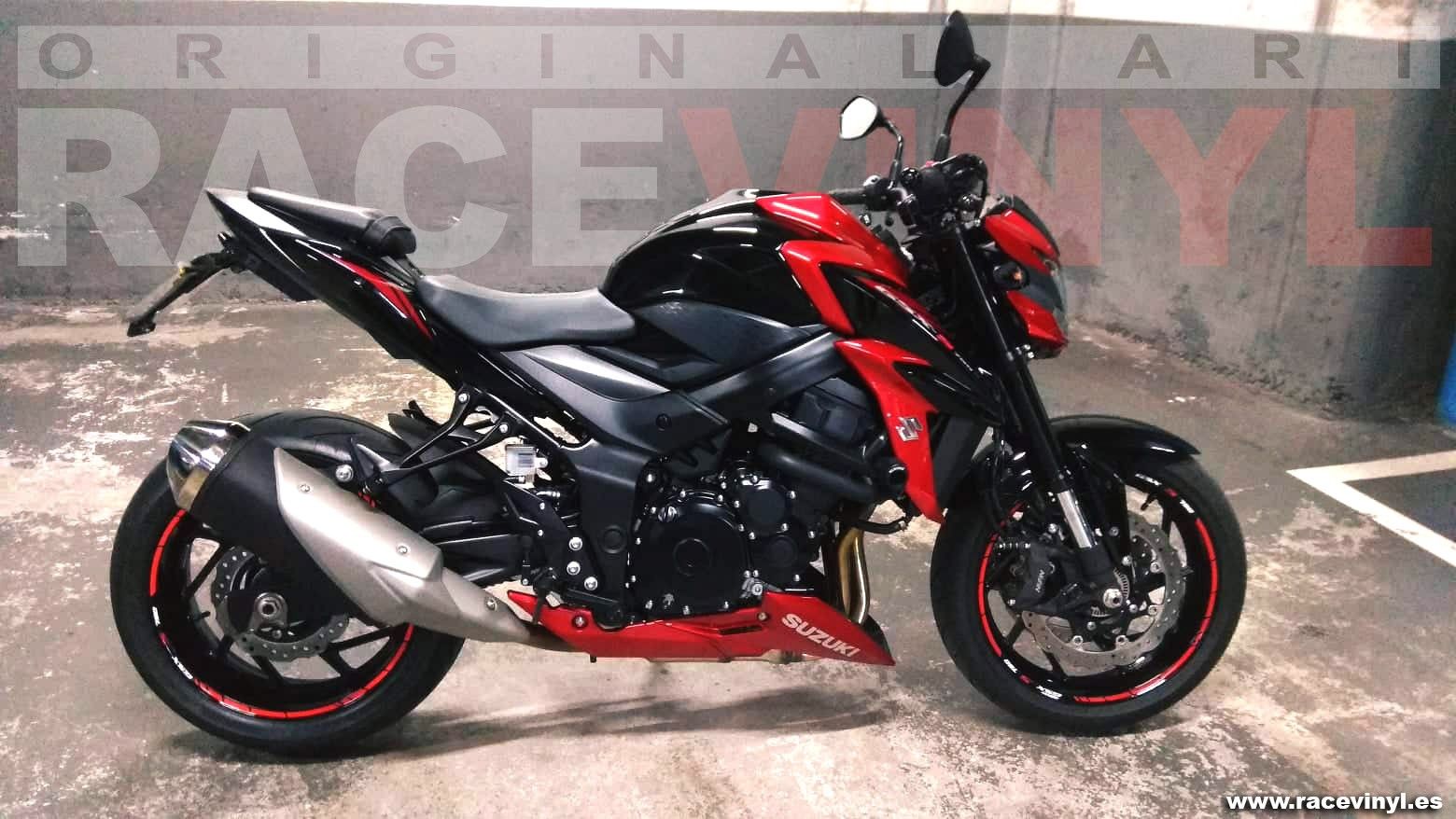 Suzuki GSXS750 with red stickers for outer rims